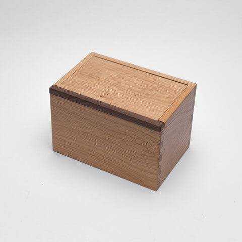 Casket Oak with sliding lid